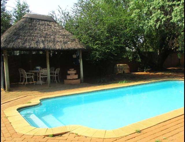 4 BEDROOM HOUSE FOR SALE IN UNIVERSITAS RIDGE